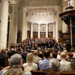 Soliste et musiciens pendant le concert anniversaire