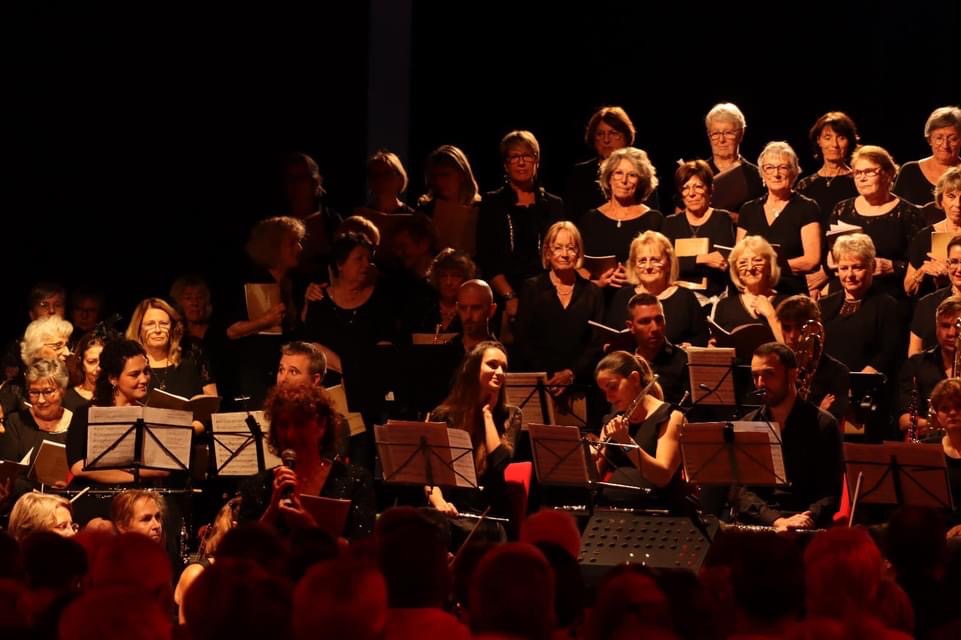 Les chorales partenaires réunies sur scène