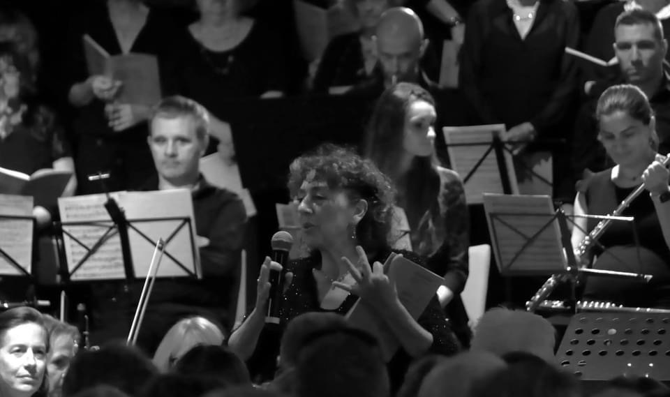 Une soliste pendant le concert du 15 octobre 2023